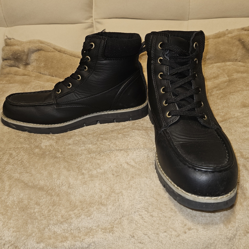 Levi's Black Lace-Up Men's Boots
